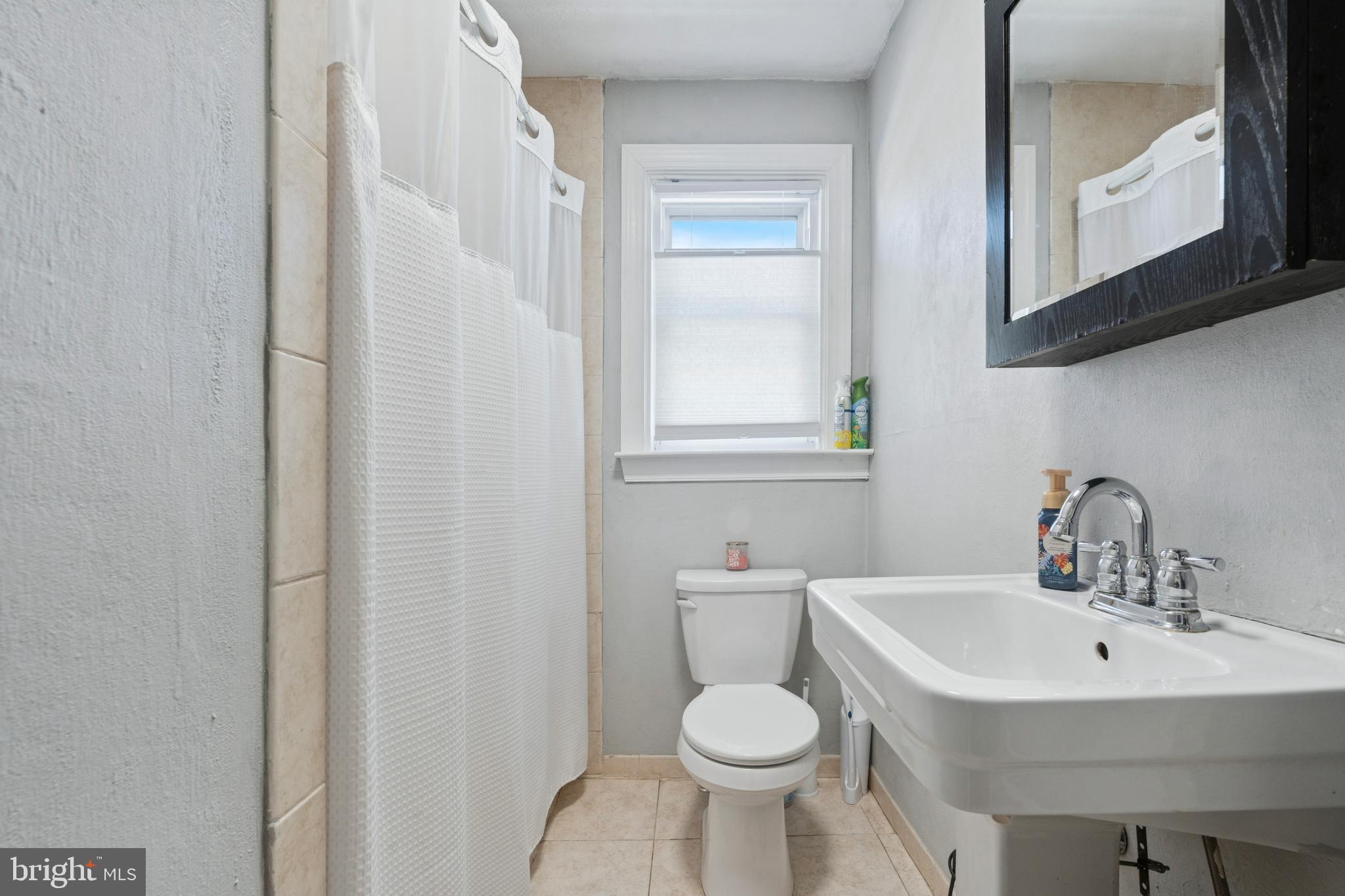 7521 Claridge Street Philadelphia, PA 19111 - Photo 8 of 25