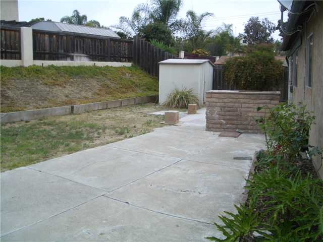 555 Quarry View Way Spring Valley, CA 91977 - Photo 4 of 25 Gallery Image 4