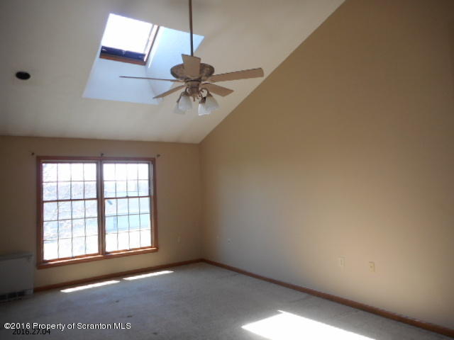 913 Appletree Road Moscow, PA 18444 - Photo 7 of 19 Gallery Image 7