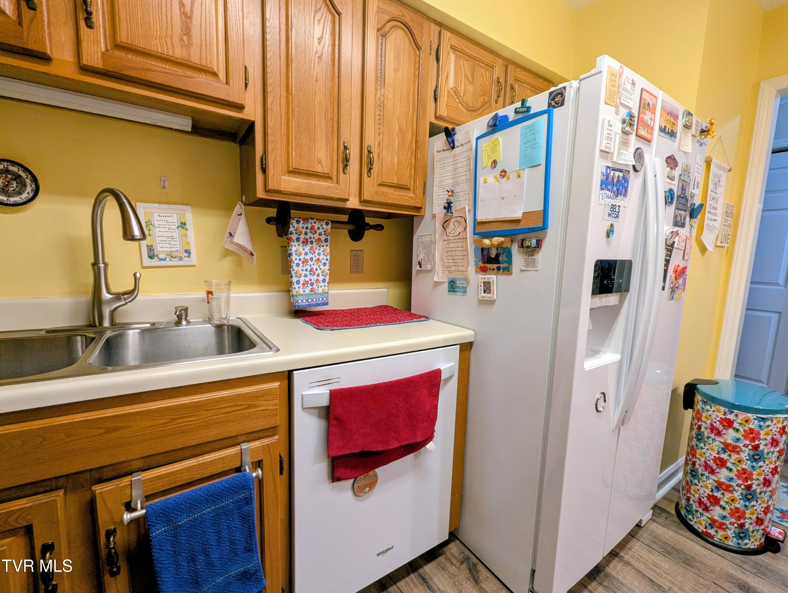 521 Hickory Road, Unit 521 Bristol, TN 37620 - Photo 14 of 53 Kitchen.