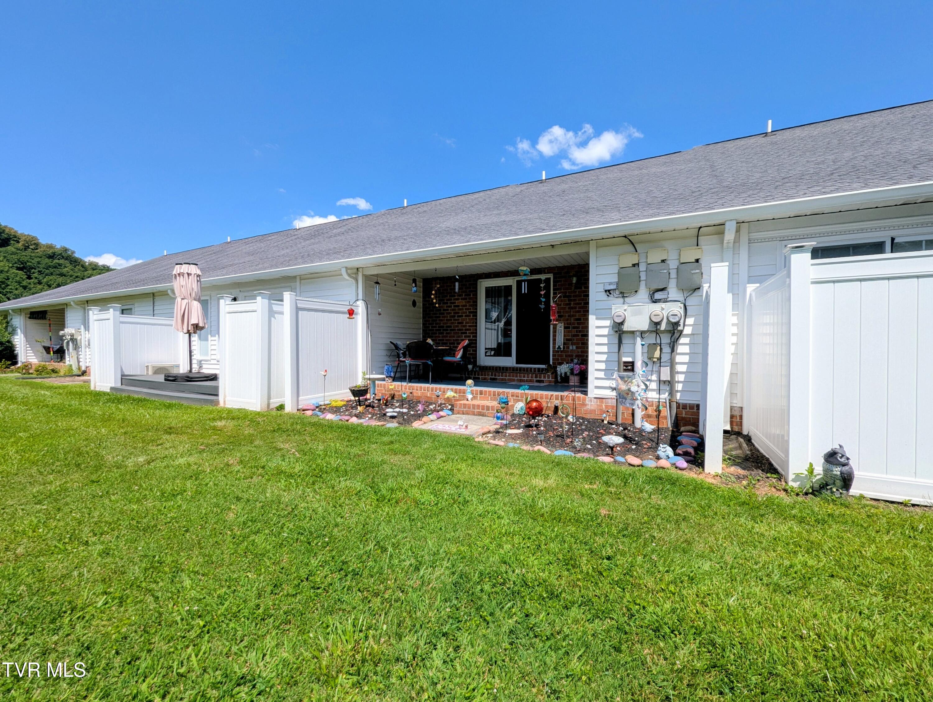 521 Hickory Road, Unit 521 Bristol, TN 37620 - Photo 30 of 53 Backyard