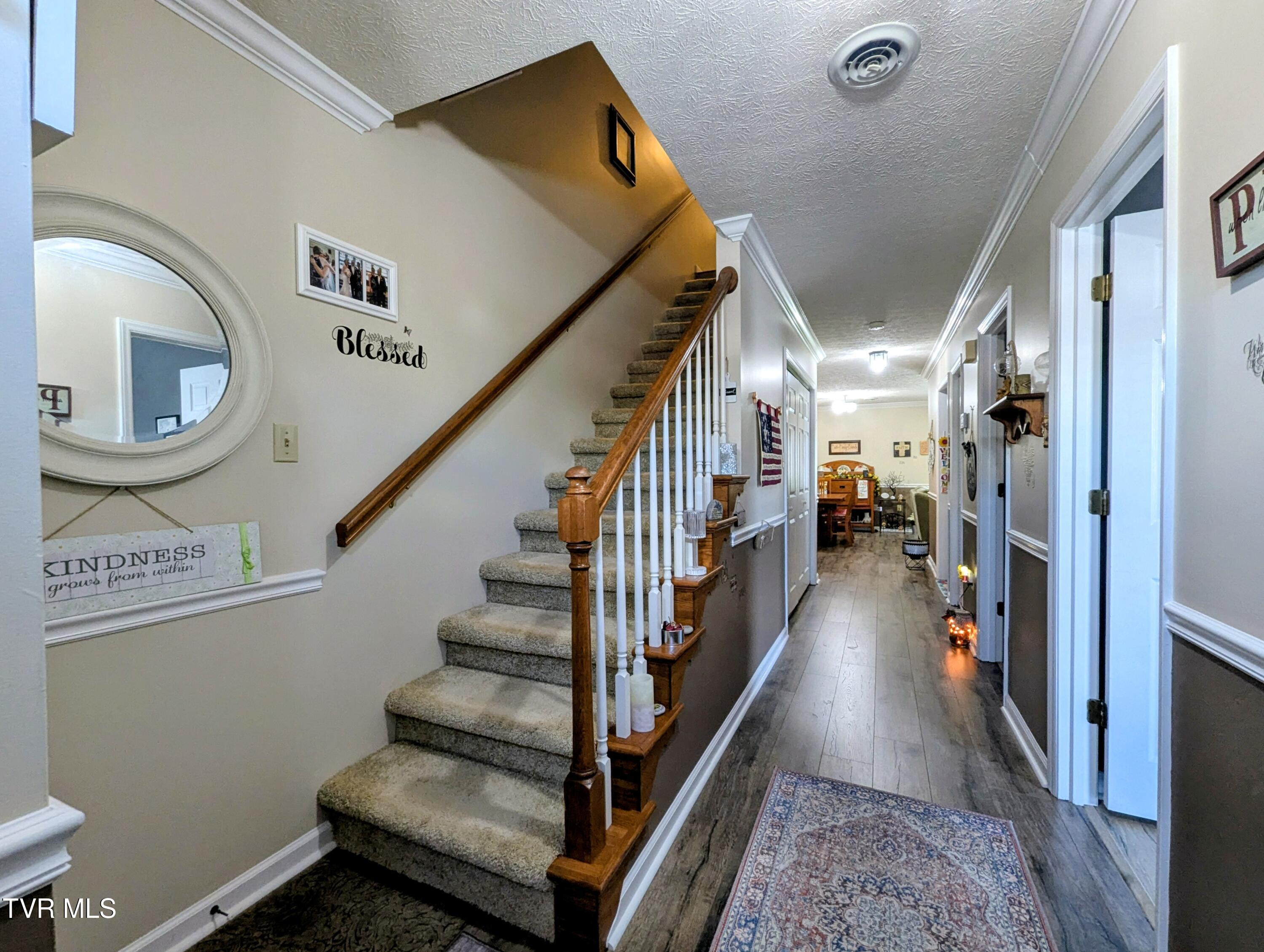 521 Hickory Road, Unit 521 Bristol, TN 37620 - Photo 35 of 53 Stairs,