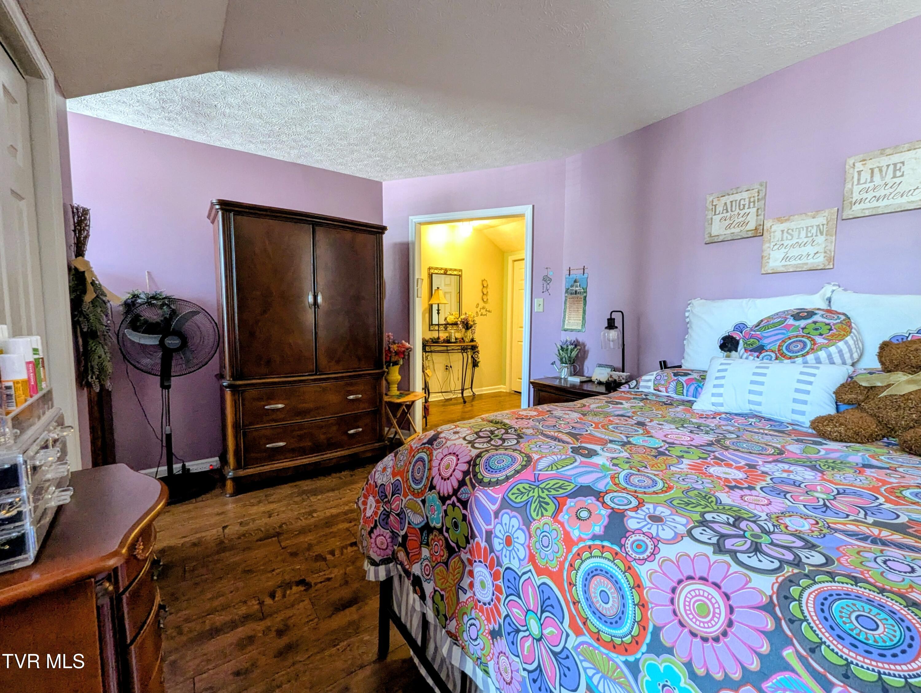521 Hickory Road, Unit 521 Bristol, TN 37620 - Photo 42 of 53 Bedroom.(1)