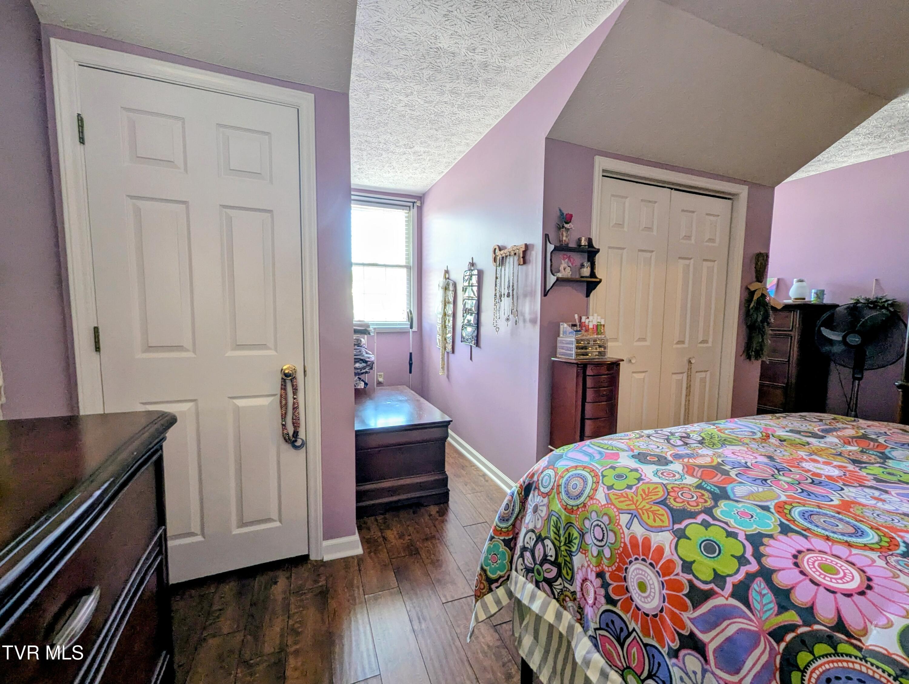 521 Hickory Road, Unit 521 Bristol, TN 37620 - Photo 43 of 53 Bedroom.,