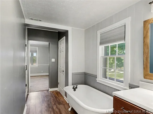$549,900 | 6742 7 Mile Lane, Elizabeth, IN 47117
