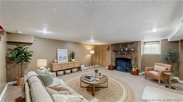 $549,900 | 6742 7 Mile Lane, Elizabeth, IN 47117