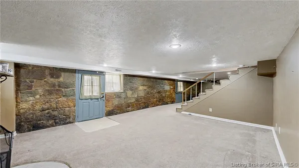 $549,900 | 6742 7 Mile Lane, Elizabeth, IN 47117