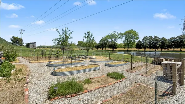 $549,900 | 6742 7 Mile Lane, Elizabeth, IN 47117