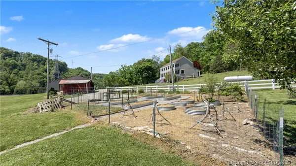$549,900 | 6742 7 Mile Lane, Elizabeth, IN 47117