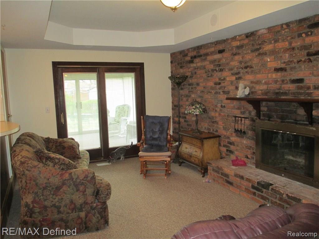 32151 Hayes Road Warren, MI 48088 - Photo 7 of 28 Family Room with Natural Fireplace