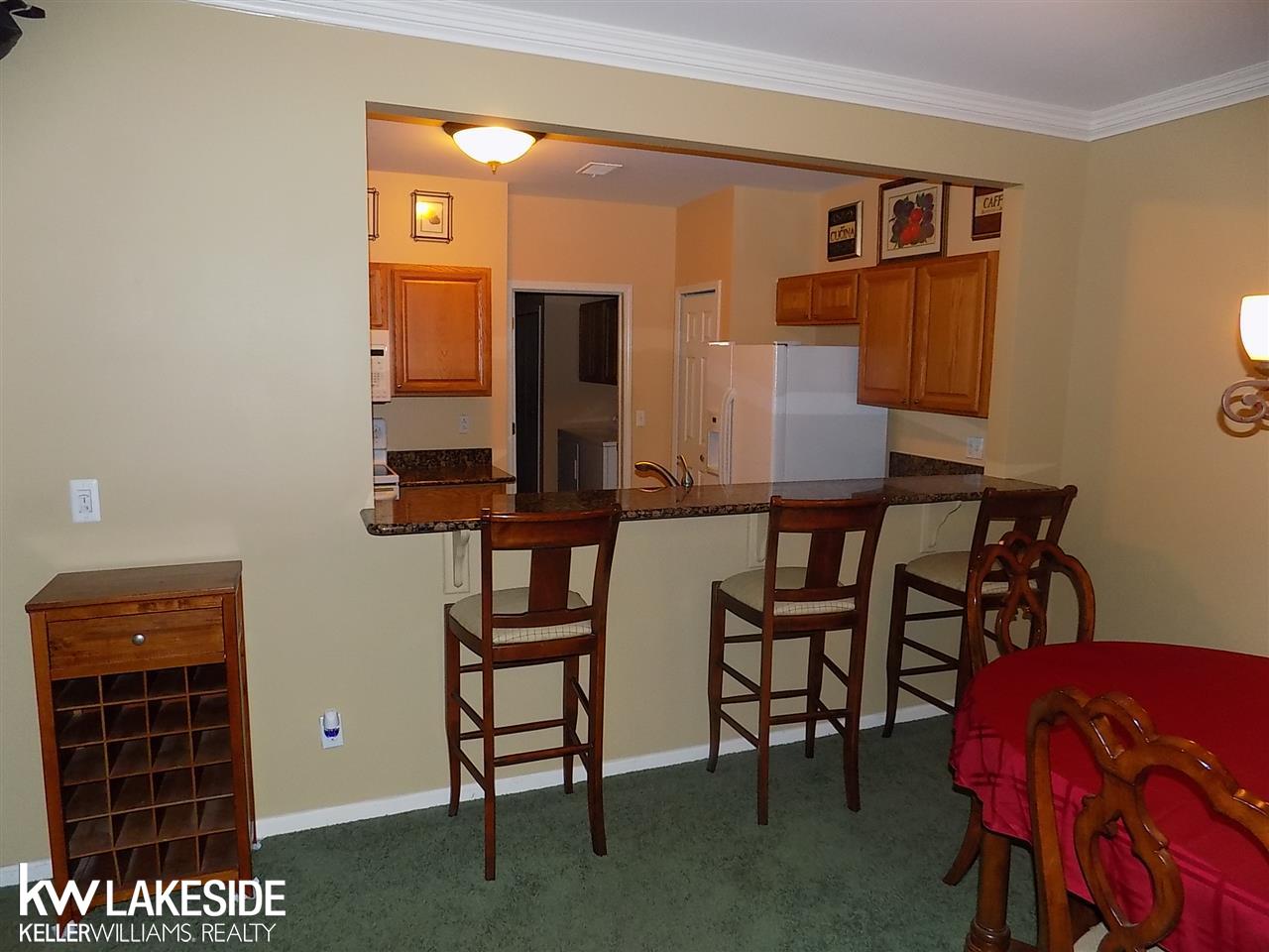 1900 Flagstone Circle Rochester, MI 48307 - Photo 7 of 21 31367537-6.JPG