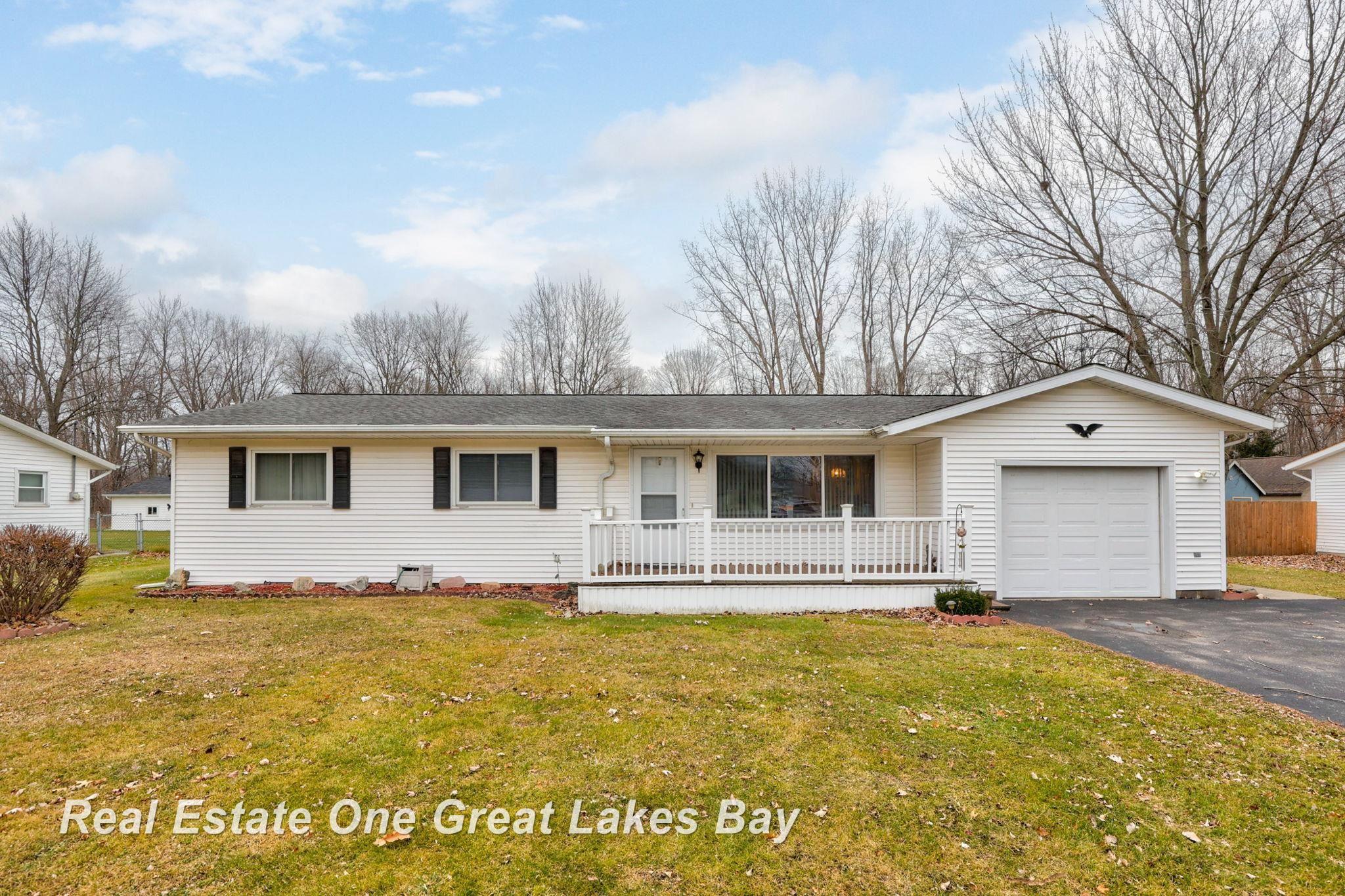 1738 North Huron Road Pinconning, MI 48650 - Photo 2 of 62