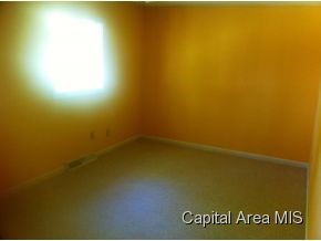 972 Gabriel Road Springfield, IL 62712 - Photo 8 of 12