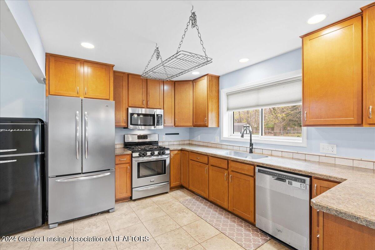 1264 West Valley Road Lansing, MI 48906 - Photo 13 of 27 21-Media Jett-21