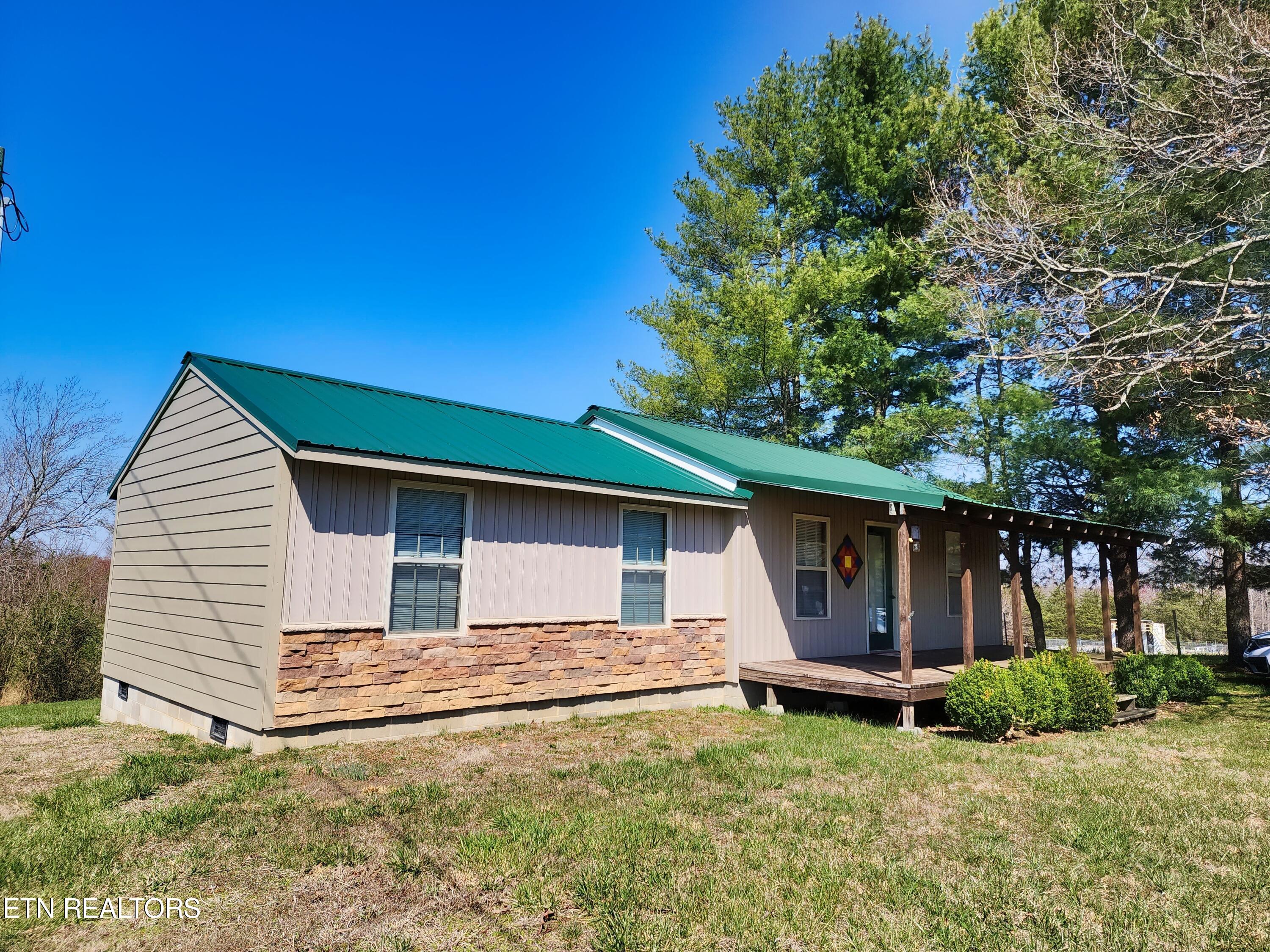 665 Brewstertown Road Sunbright, TN 37872 - Photo 3 of 31 20240321_110123