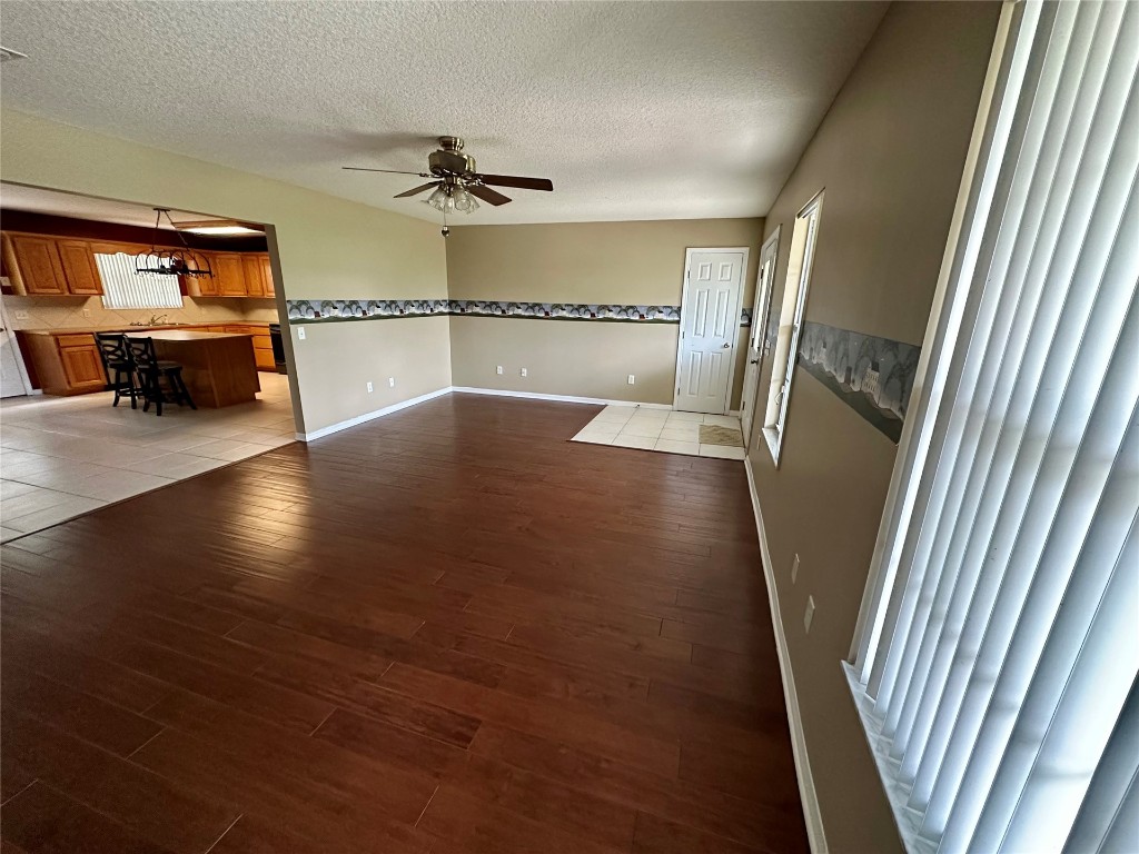 35110 Gretchens Way Callahan, FL 32011 - Photo 7 of 35 Family room