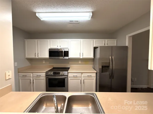 $1,800 | 6018 Patric Alan Court, Charlotte, NC 28216