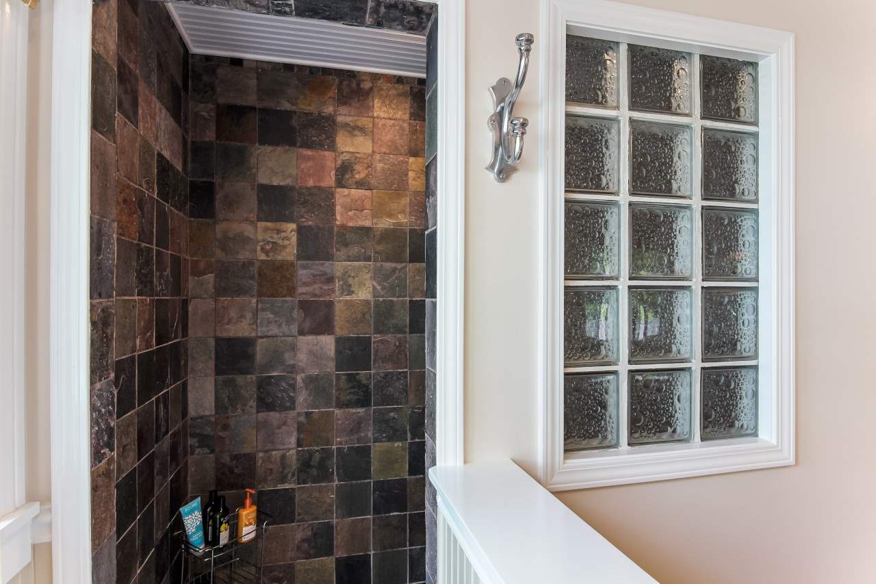 8179 East Shore Road Traverse City, MI 49686 - Photo 35 of 76 1872313-34.JPG