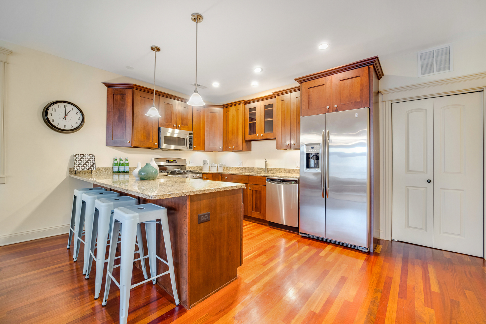 1018 South May Street, Unit 2S Chicago, IL 60607 - Photo 3 of 23