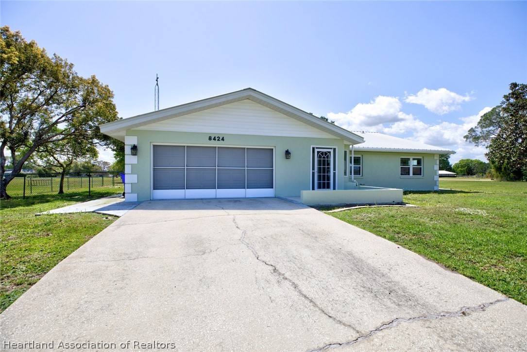 8424 Castile Road Sebring, FL 33876 - Photo 2 of 36 Gallery Image 2