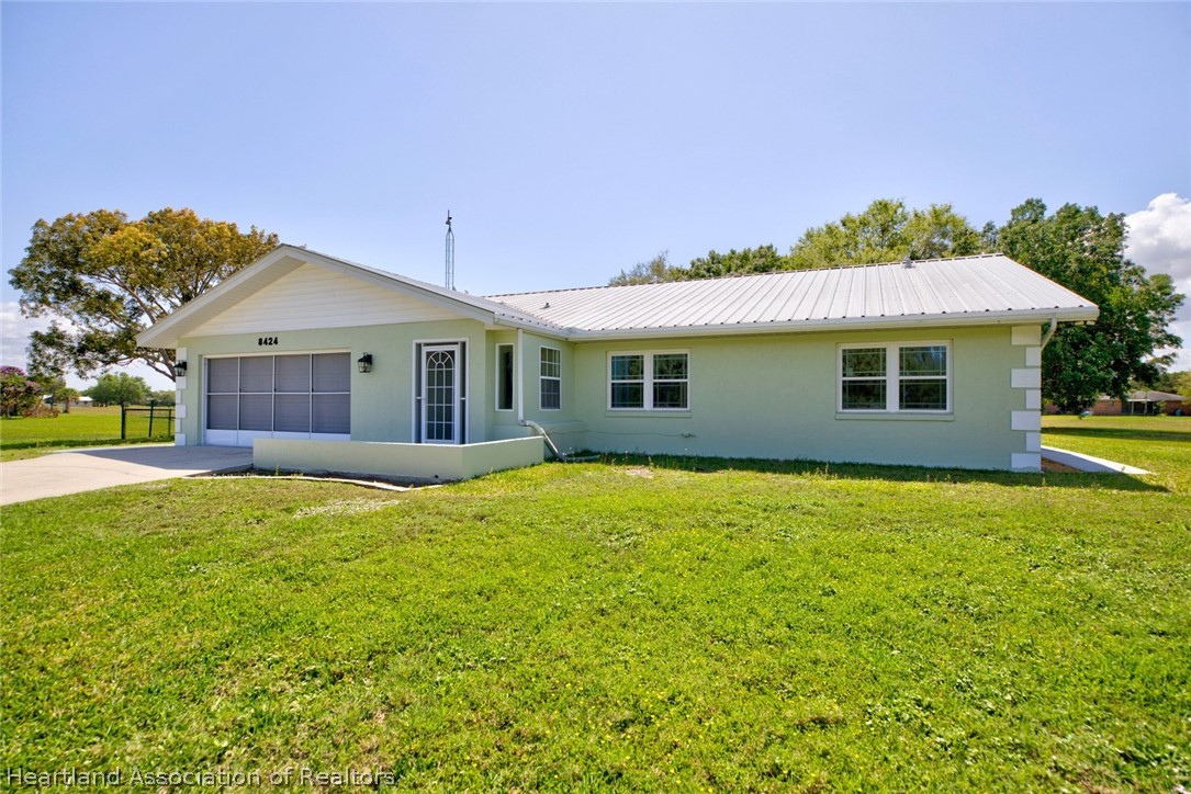8424 Castile Road Sebring, FL 33876 - Photo 4 of 36 Gallery Image 4