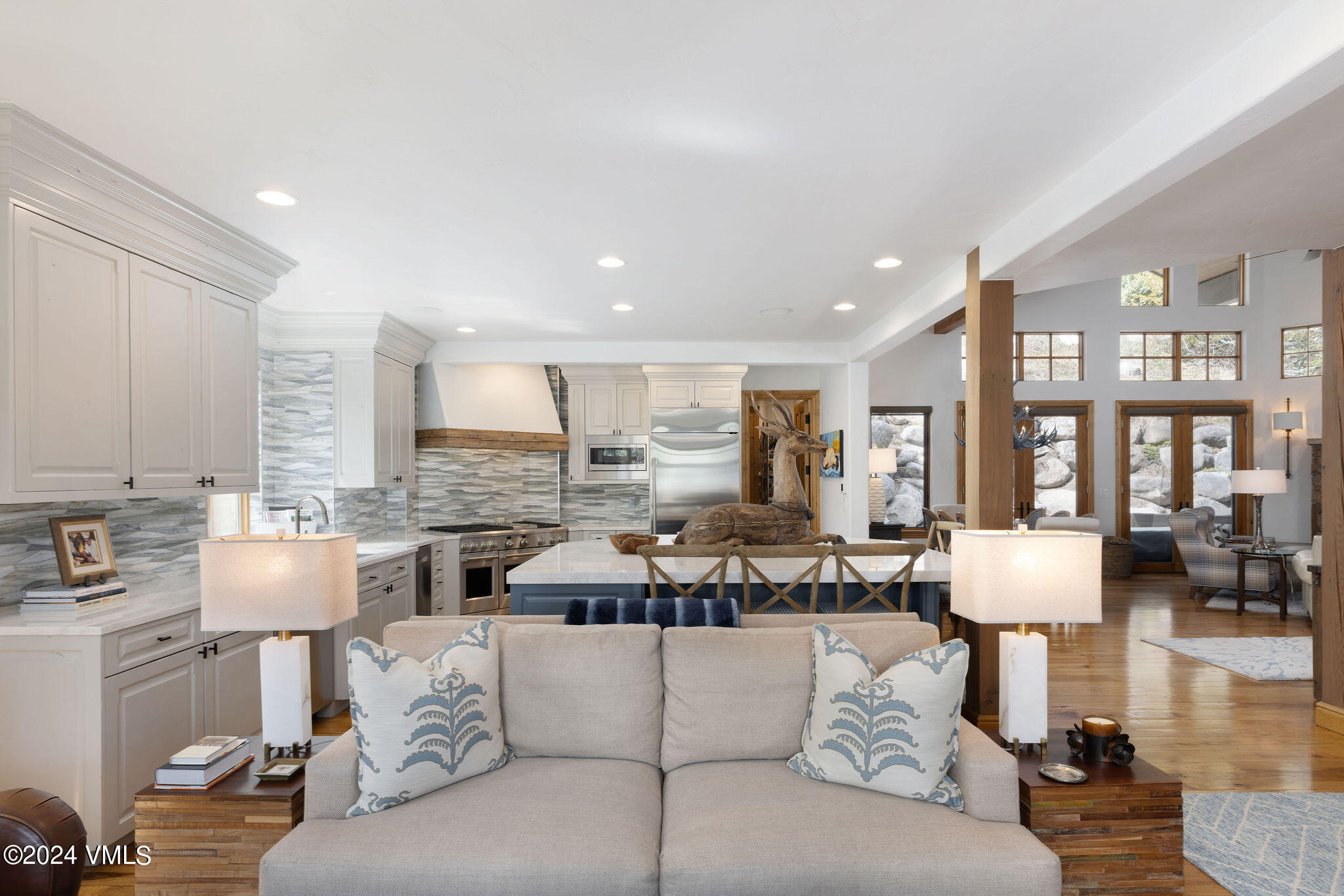 264 Arrowhead Drive Edwards, CO 81632 - Photo 2 of 31 264_arrowhead_dr_e_inteior_hearth_b