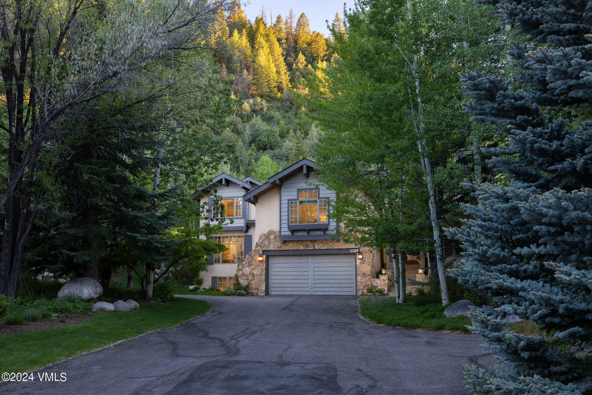 264 Arrowhead Drive Edwards, CO 81632 - Photo 24 of 31 264_arrowhead_dr_east_exterior_front
