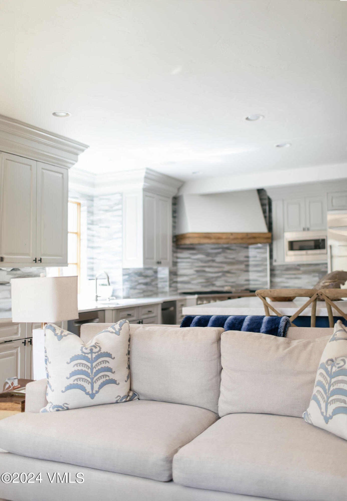 264 Arrowhead Drive Edwards, CO 81632 - Photo 3 of 31 264_arrowhead_dr_e_vignette_sitting