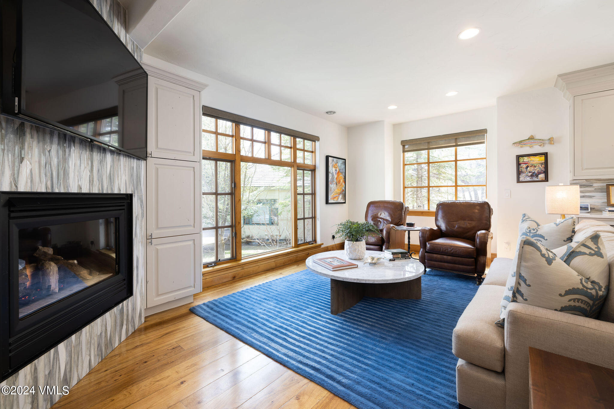 264 Arrowhead Drive Edwards, CO 81632 - Photo 4 of 31 264_arrowhead_dr_e_interior_hearth