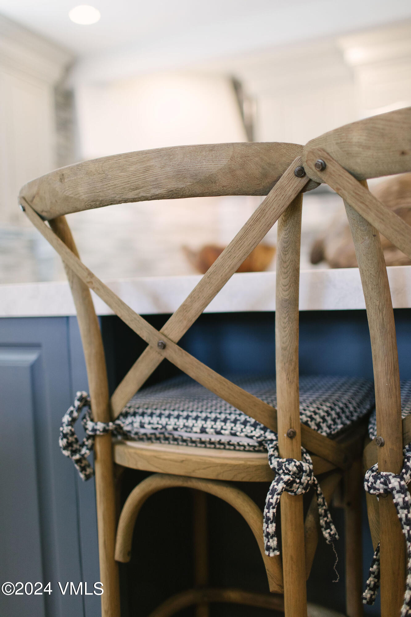 264 Arrowhead Drive Edwards, CO 81632 - Photo 6 of 31 264_arrowhead_dr_e_vignette_chairs