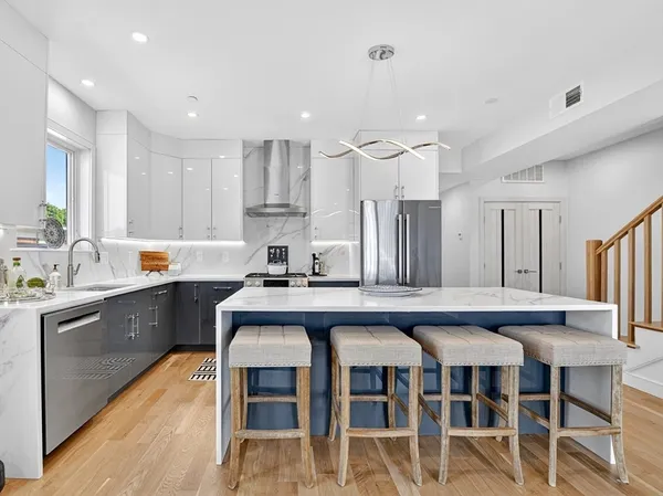 $1,194,900 | 21 C Kent Court, Unit C, Somerville, MA 02143