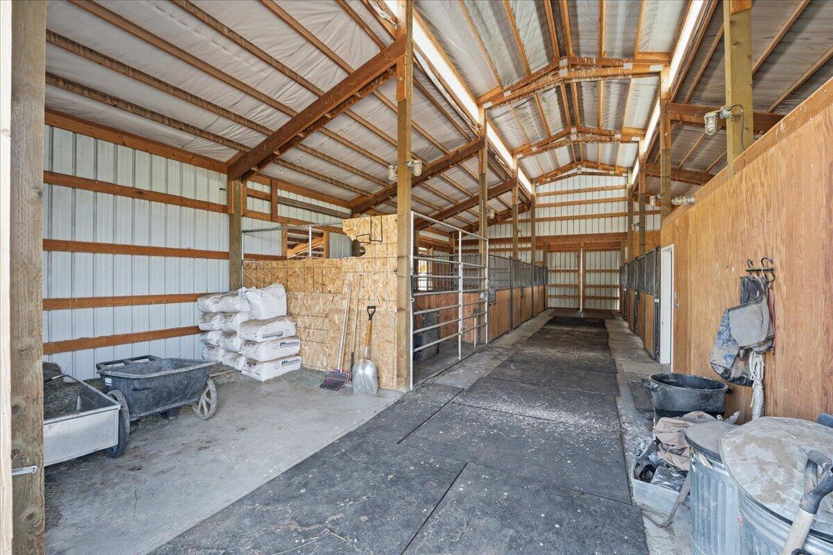 66215 Barr Road Bend, OR 97703 - Photo 54 of 63 Barn
