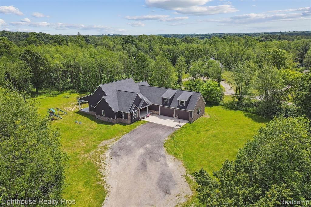 1490 Argentine Road Howell, MI 48843 - Photo 3 of 57 Gallery Image 3