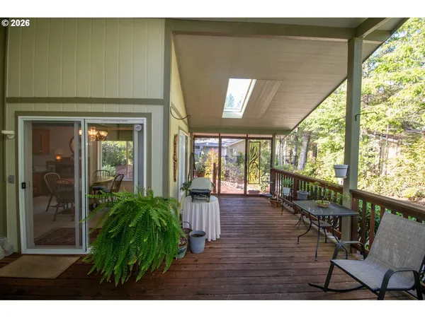 $489,000 | 602 Glenbrook Circle, Florence, OR 97439