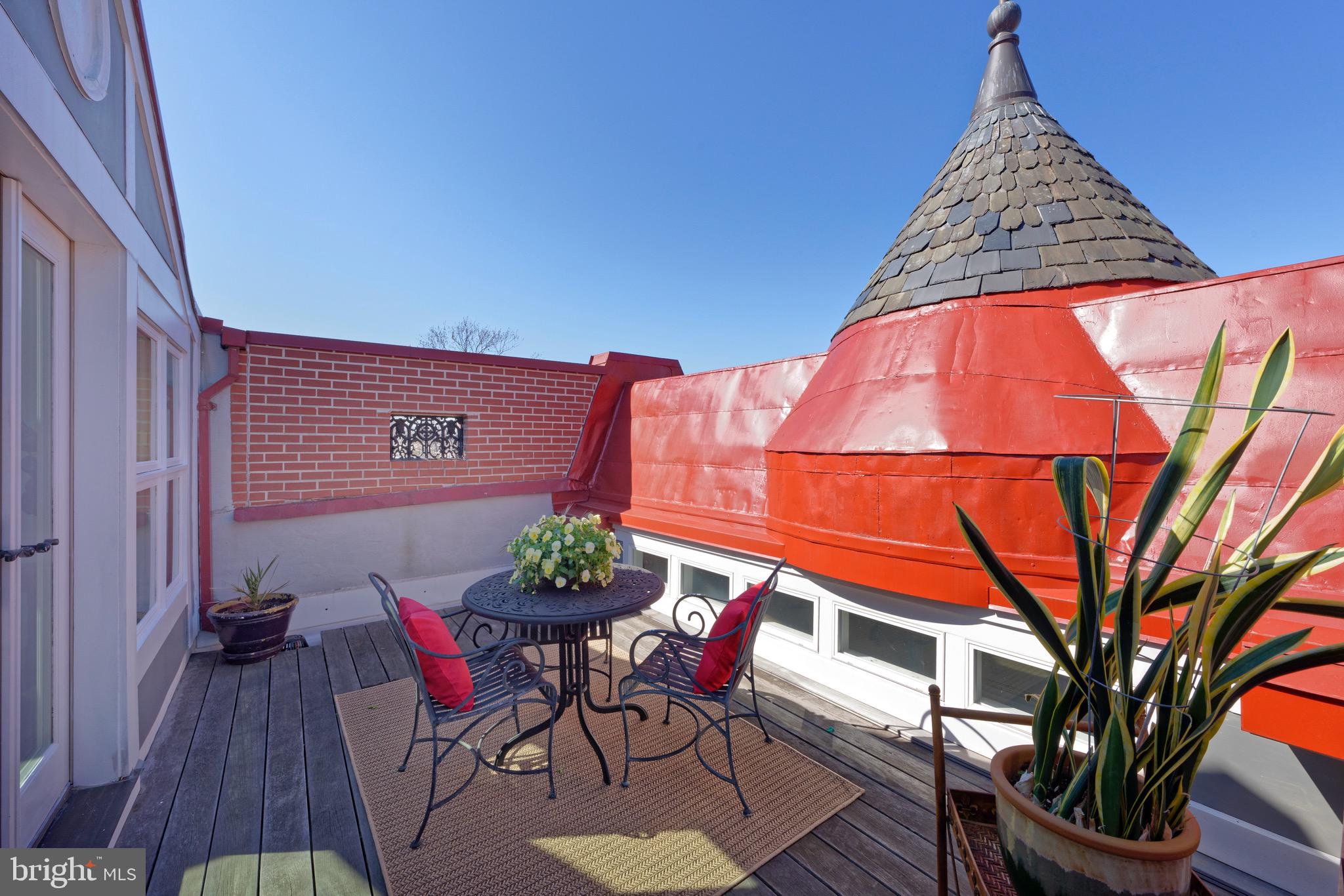 633 A Street Southeast Washington, DC 20003 - Photo 4 of 91 Private Turret Deck!