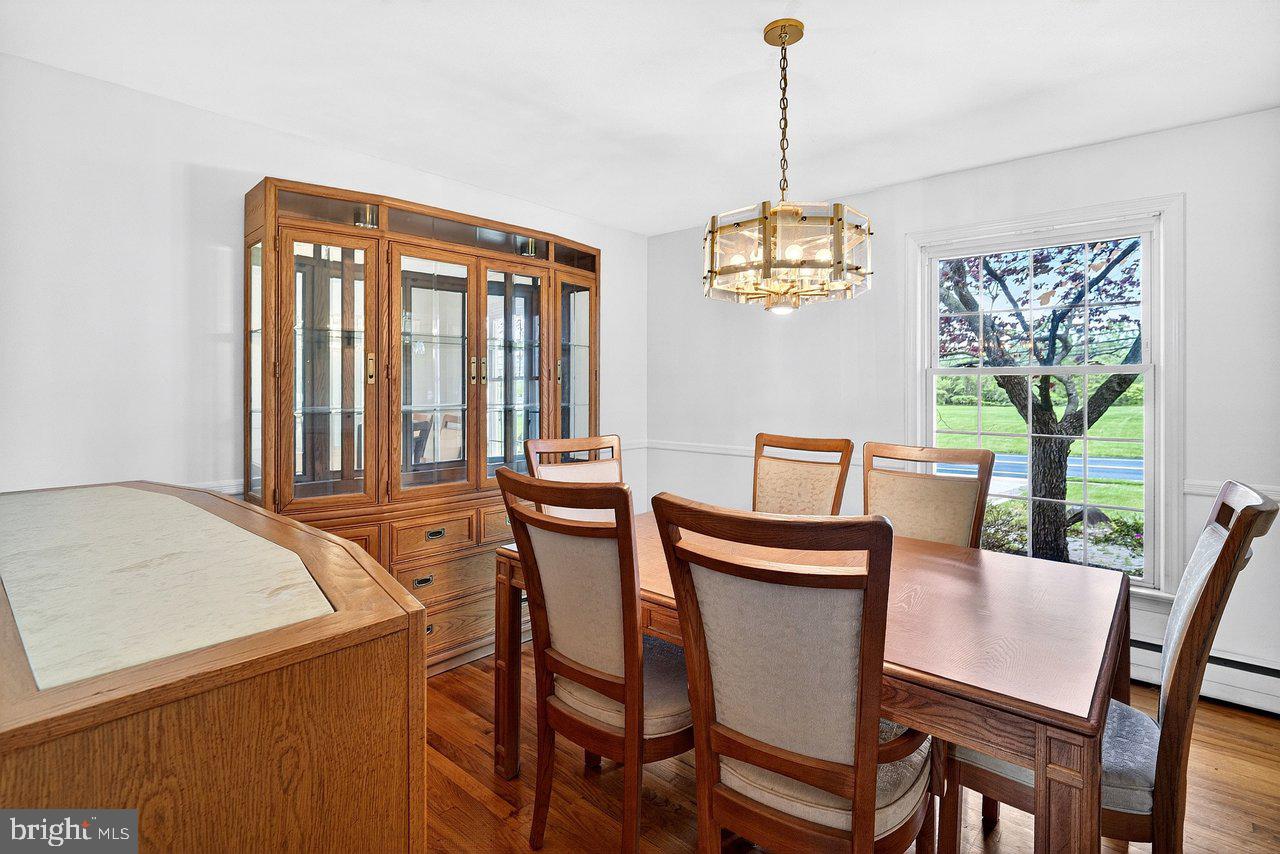 118 Bull Run Road Ewing, NJ 08638 - Photo 10 of 43 Elegant dining space with natural light.