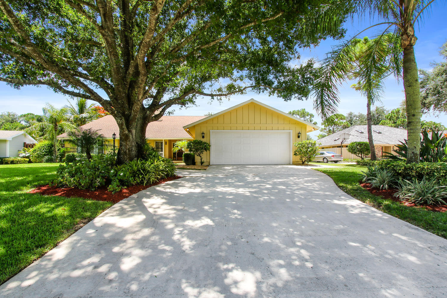 6282 Wood Lake Road Jupiter, FL 33458 - Photo 2 of 25 6282 Wood Lake Rd