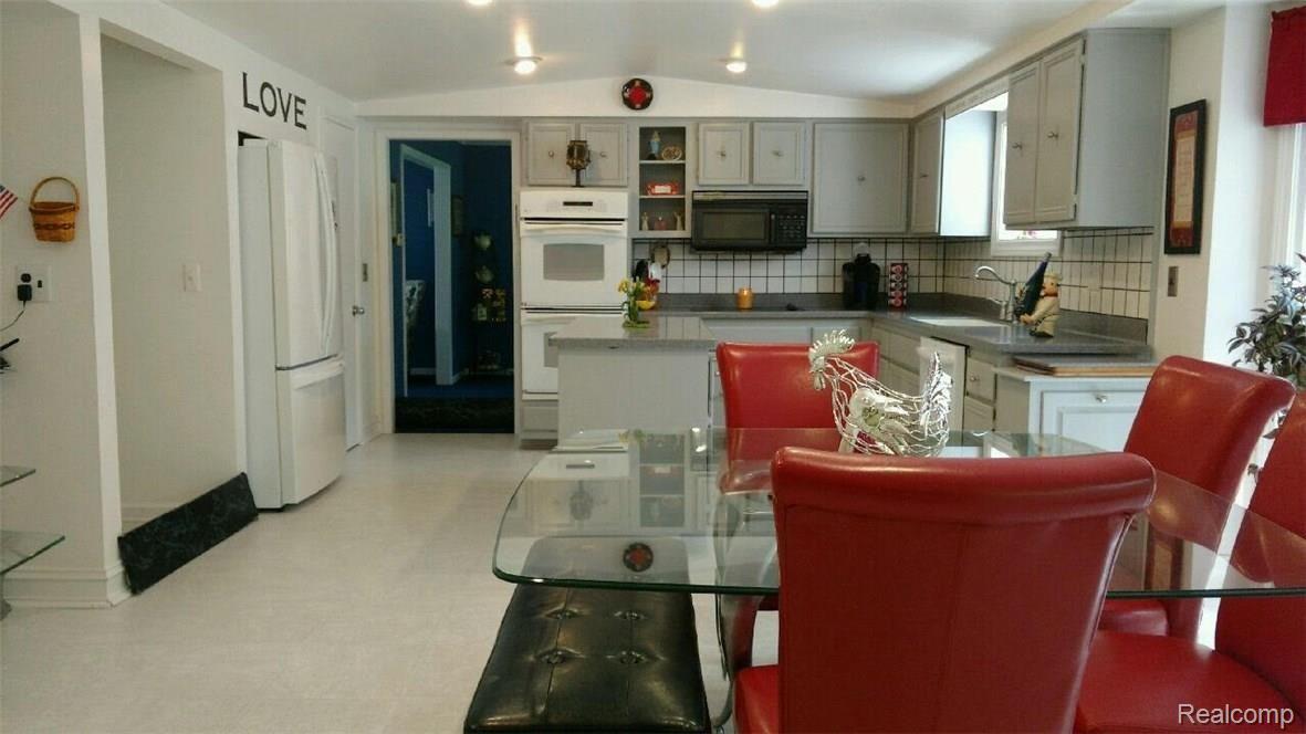 381 Shellbourne Drive Rochester, MI 48309 - Photo 28 of 28 huneykit.jpg
