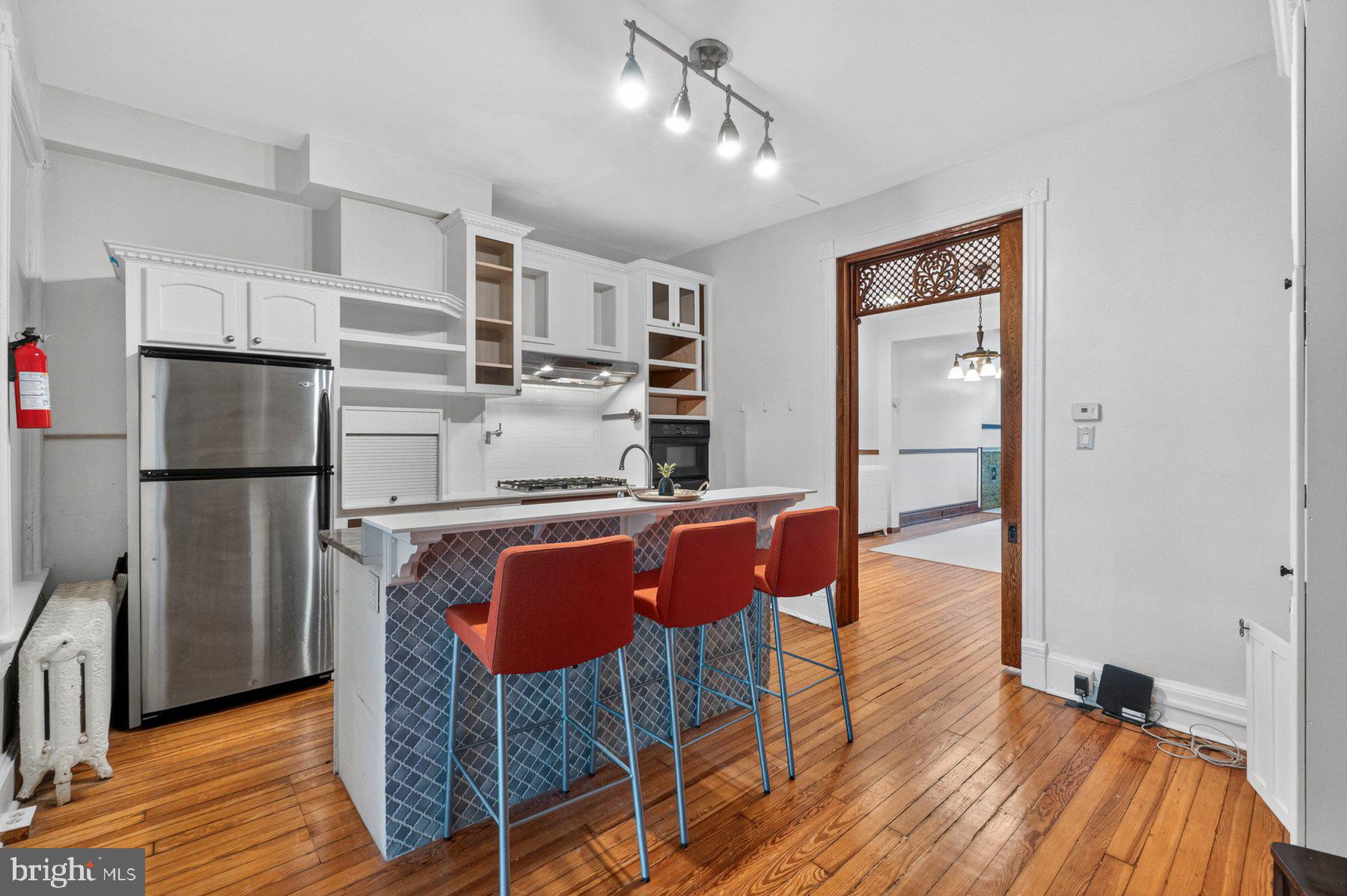 19 R Street Northwest, Unit A Washington, DC 20001 - Photo 13 of 37 Eat in chef's kitchen