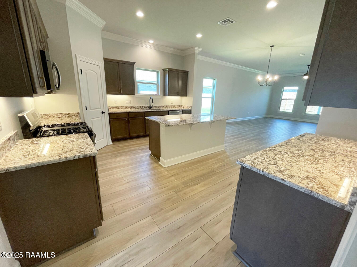 102 Hidden Meadows Lafayette, LA 70506 - Photo 6 of 16 KITCHEN