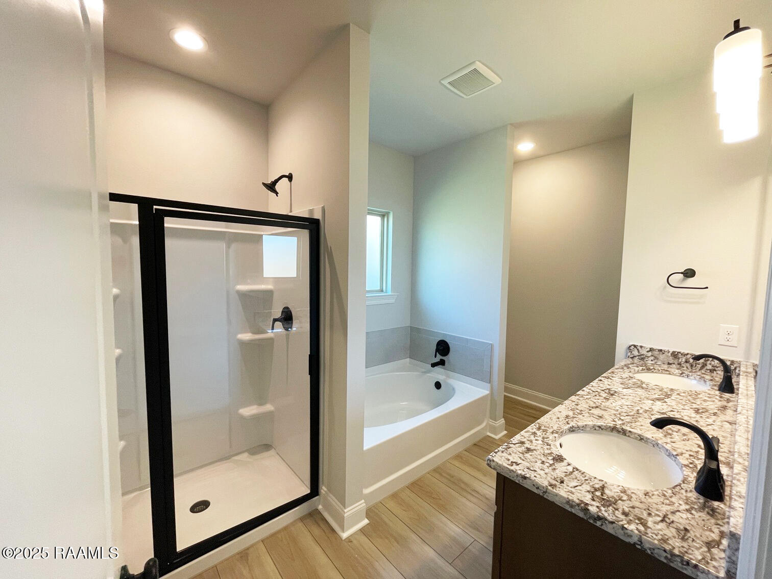 102 Hidden Meadows Lafayette, LA 70506 - Photo 10 of 16 PRIMARY BATH