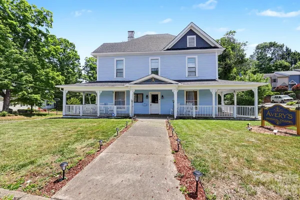 $400,000 | 601 College Avenue Southwest, Lenoir, NC 28645