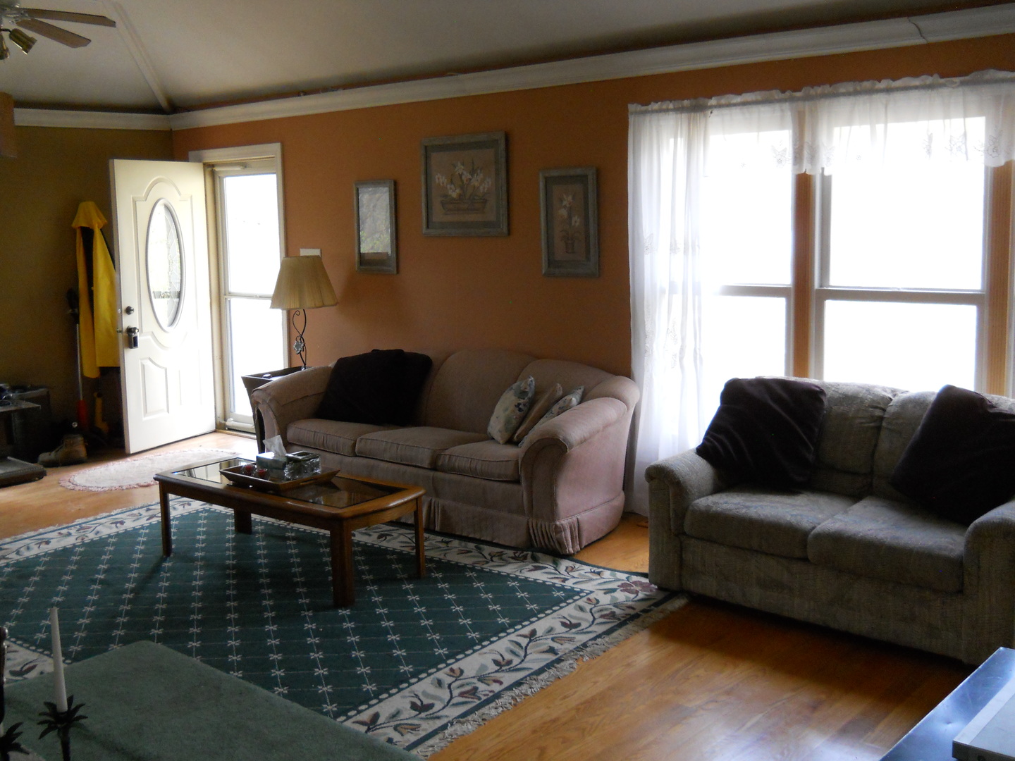 7 Cedar Lane Putnam, IL 61560 - Photo 4 of 11 a living room with furniture and a rug
