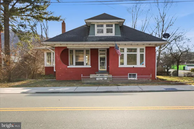 $335,000 | 127 West Main Street, Adamstown, PA 19501