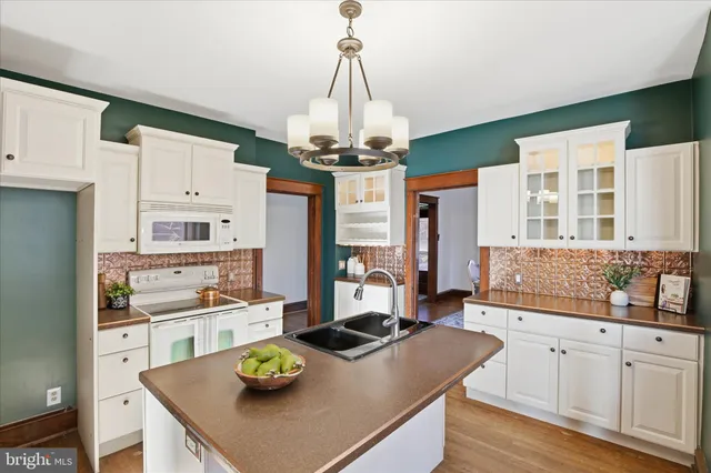 $335,000 | 127 West Main Street, Adamstown, PA 19501