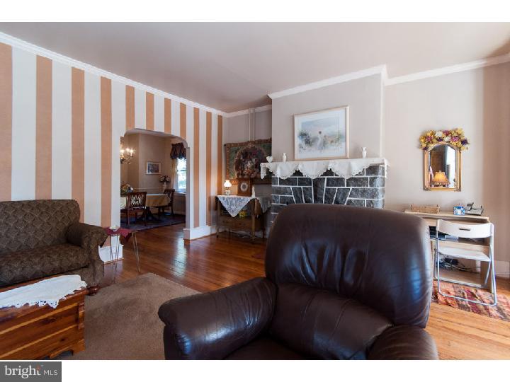 254 Kathmere Road Havertown, PA 19083 - Photo 8 of 25 Living Room
