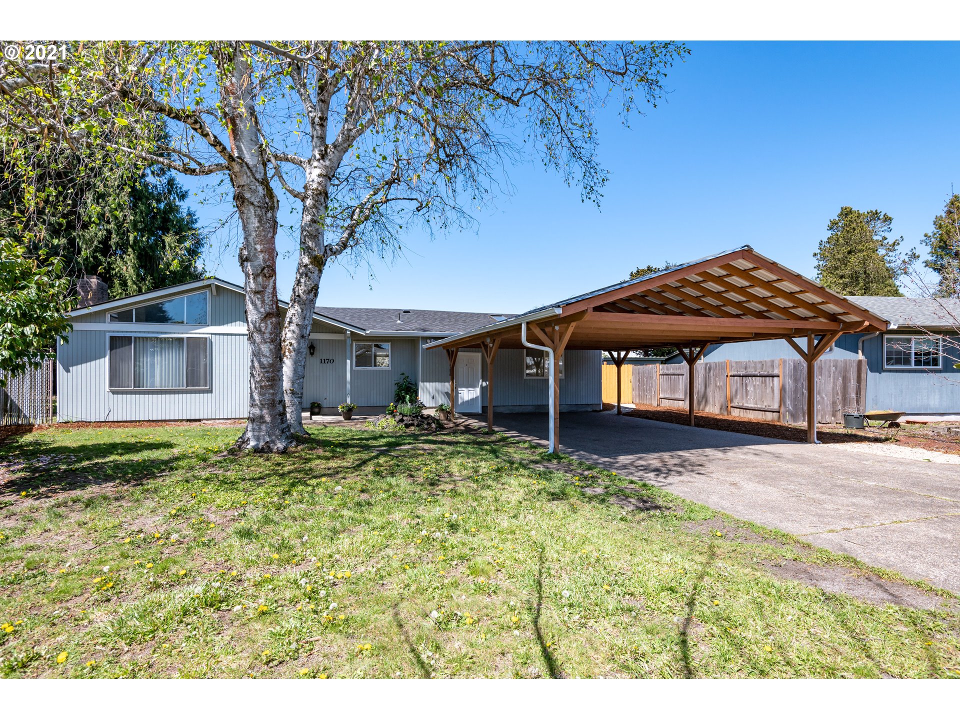 1170 Dondea Street Springfield, OR 97478 - Photo 1 of 26 Gallery Image 1