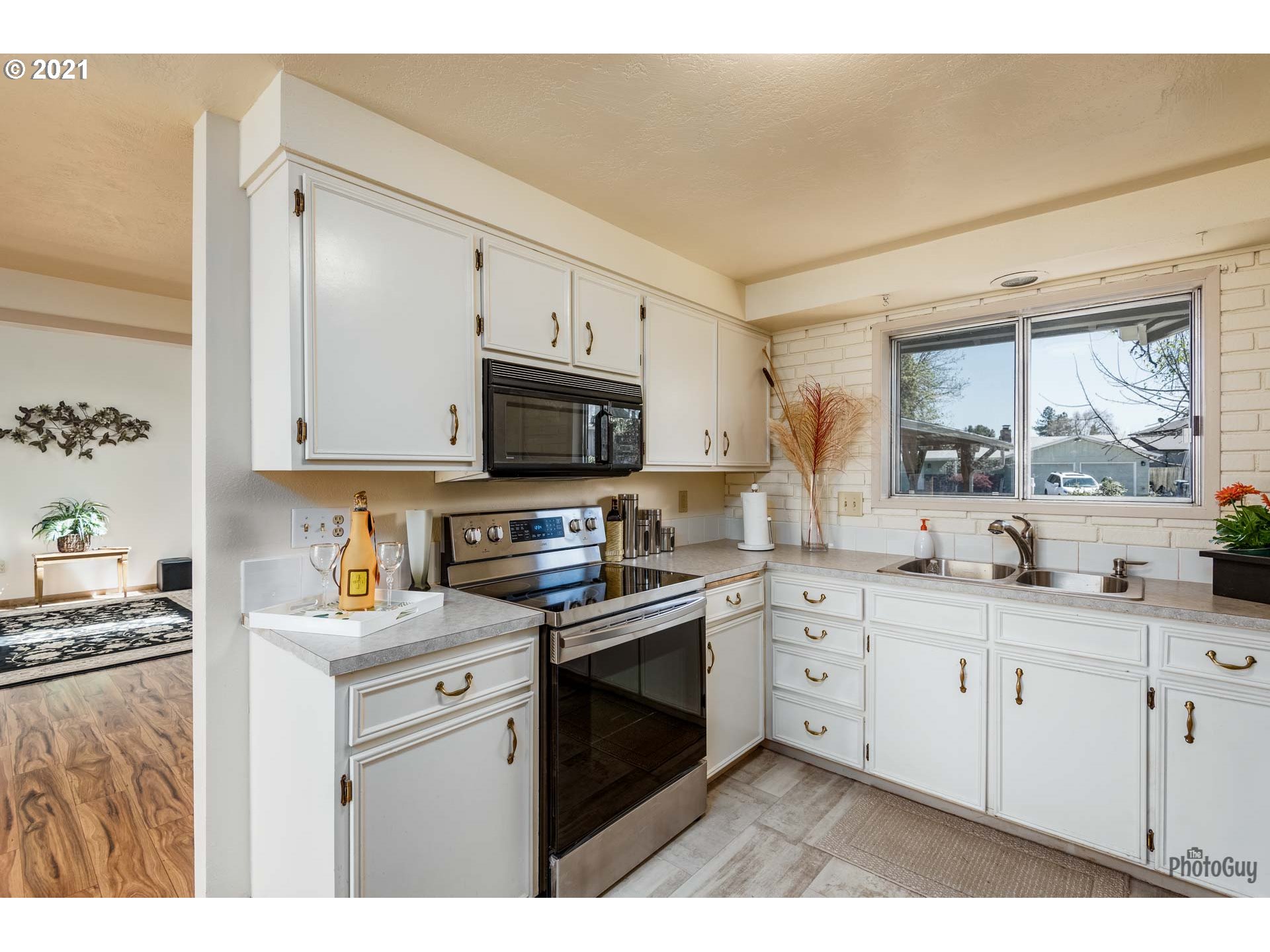 1170 Dondea Street Springfield, OR 97478 - Photo 15 of 26 Gallery Image 15