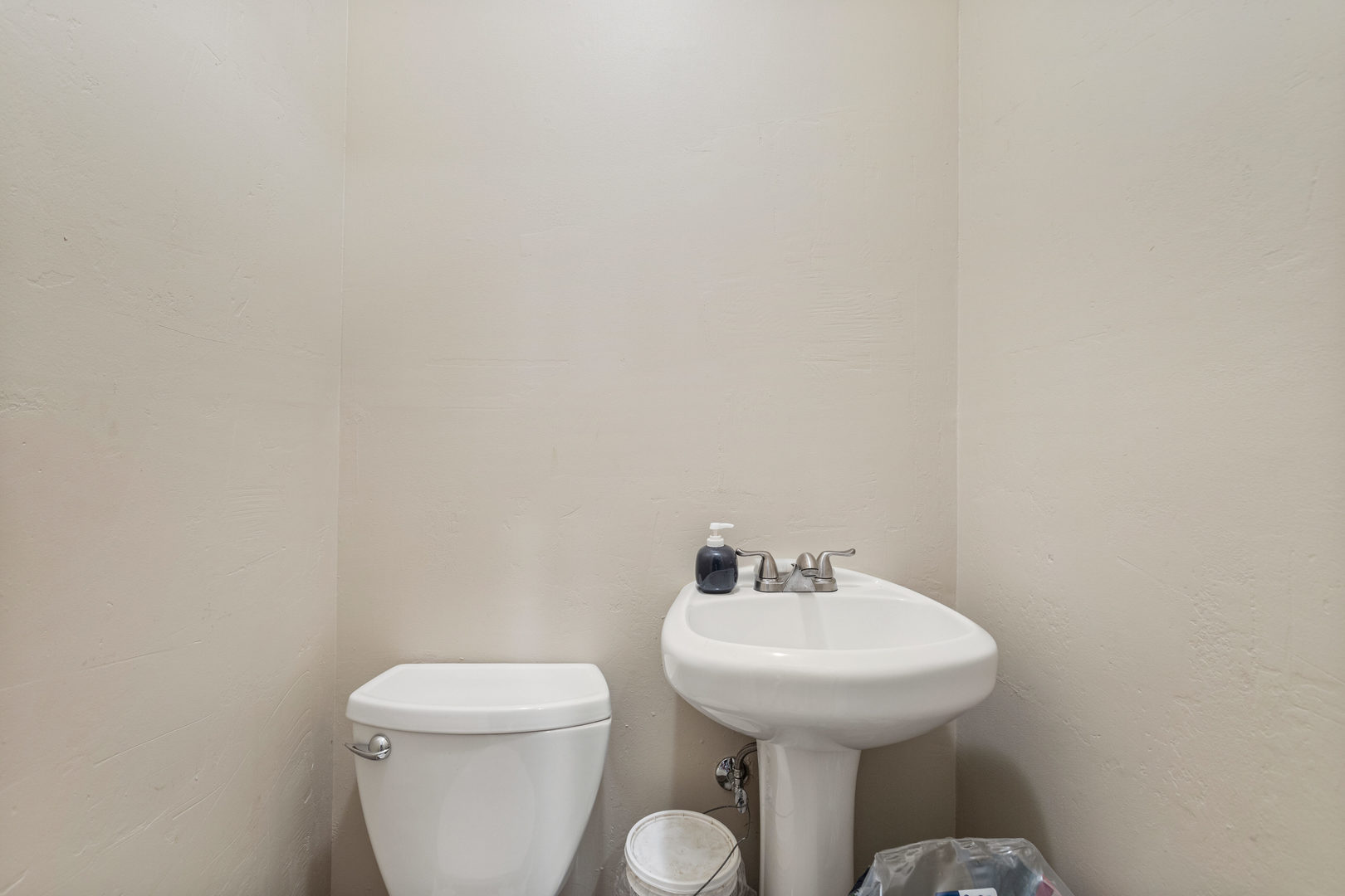 2073 Coyote Run Road Monticello, IL 61856 - Photo 18 of 42 a bathroom with a toilet sink and mirror