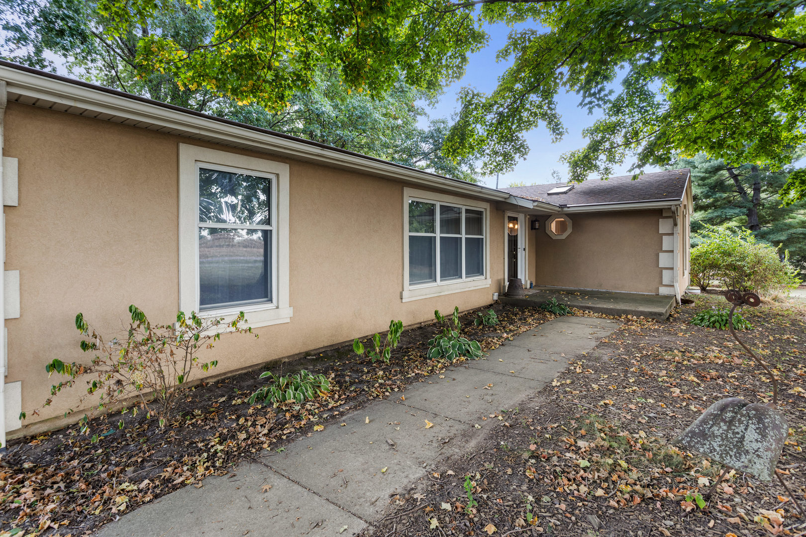 2073 Coyote Run Road Monticello, IL 61856 - Photo 3 of 42 a backyard of a house with lots of green space